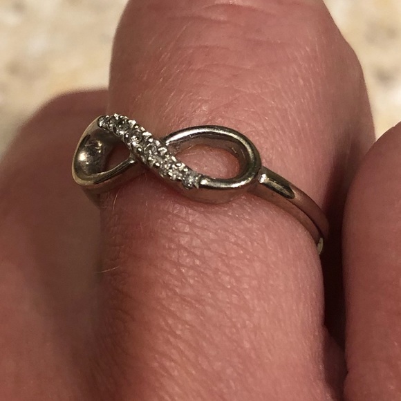 Infinity Diamond Ring - Picture 4 of 6